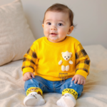 Set din 2 piese pentru copii cu bluză galbenă și pantaloni tip blugi