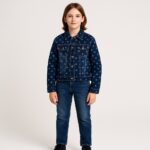 Set Haine Fetiță Roșu – Bluziță cu Mâneci Lungi, Volănașe și Albină 3D + Pantaloni Asortați – Confort și Stil pentru Copilul Tău