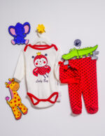Set 3 piese bebeluși Little Ladybug roșu – body cu buburuză, pantalonași cu buline și căciuliță asortată din bumbac moale