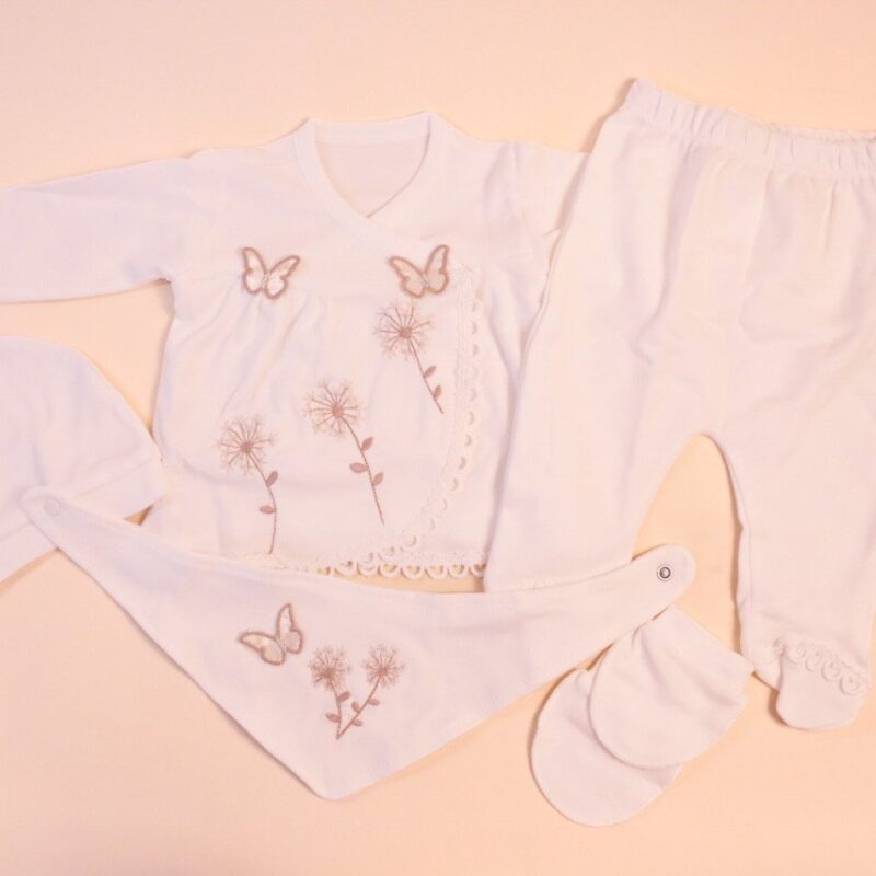 Set nou-născut fetițe 0-3 luni – 5 piese din bumbac moale cu fluturi și floricele
