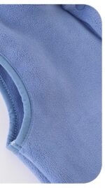 Vestă fleece albastră pentru copii cu guler înalt și capse, moale și călduroasă, cu patch ursuleț brodat