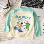 Set 4 bluze din bumbac pentru copii cu imprimeuri colorate – confort, calitate și design jucăuș pentru fiecare zi