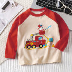 Set 4 bluze din bumbac pentru copii cu imprimeuri colorate – confort, calitate și design jucăuș pentru fiecare zi
