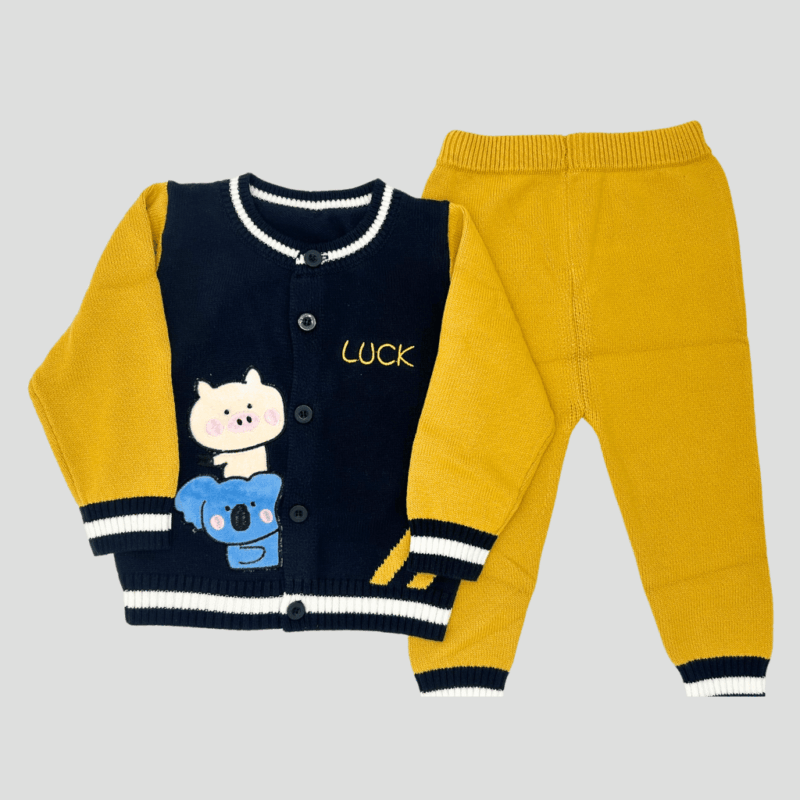 Set tricotat premium pentru fete si baieti , două piese – pulover raglan rosu cu motiv „Sheep” și pantaloni gri cu aplicație