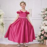 Rochiță Satin Fetițe Roz Fucsia cu Flori 3D pe Umeri și Fustă Amplă – Model Elegant pentru Ocazii Speciale
