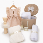 Trusou Botez cu Lumânare din Ceară Naturală Tip Fagure, Cutie Premium