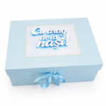 Trusou botez băiat complet cu hăinuțe elegante și lumânare decorată albastru