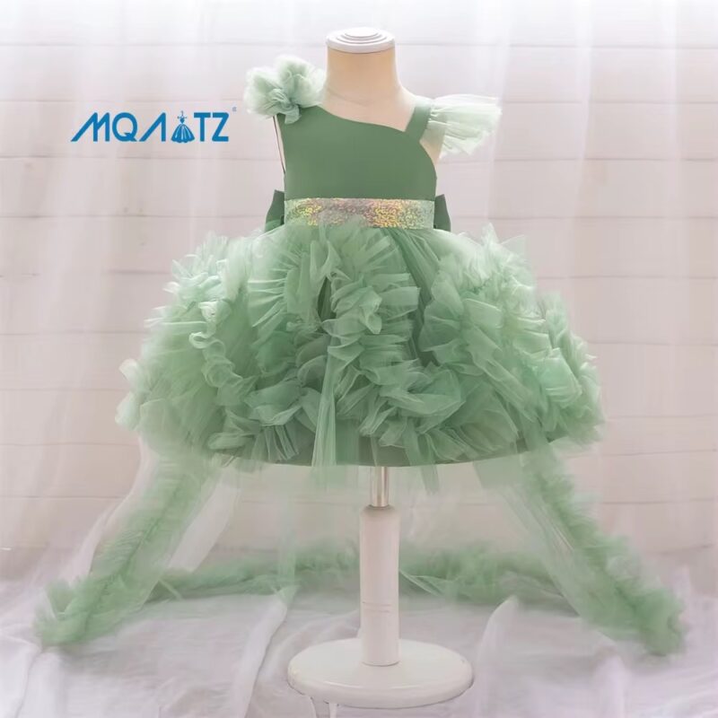 Rochiță Satin Fetițe Verde Mentă cu Tulle Voluminos și Trenă Vaporoasă – Model Elegant pentru Ocazii Speciale