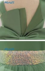 Rochiță Satin Fetițe Verde Mentă cu Tulle Voluminos și Trenă Vaporoasă – Model Elegant pentru Ocazii Speciale