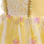 Rochiță Satin Fetițe Galben Pastel cu Tulle Vapuros și Fundițe Delicate – Model Elegant pentru Ocazii Speciale