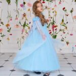 Rochiță Satin Fetițe Albastră cu Tulle Vapuros și Trenă Elegantă – Model Regal pentru Ocazii Speciale