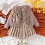 Set elegant fetițe cu bolero blăniță, rochiță plisată și bluză tricotată – ținută completă pentru evenimente
