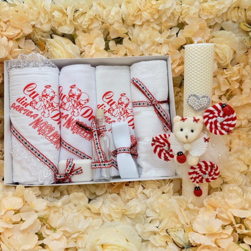 Set Botez Complet cu Lumânare Ceară de Albine Handmade și Trusou Tradițional – Pânză de Mir, Prosop Bebe, Păturică Polar, Fașă și Sticluță de Mir