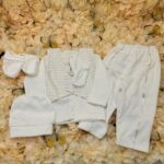 Set Nou-Născut Băieți Ivory cu Vestă Elegantă și Accesorii Complete – Bumbac Moale, 0-3 luni