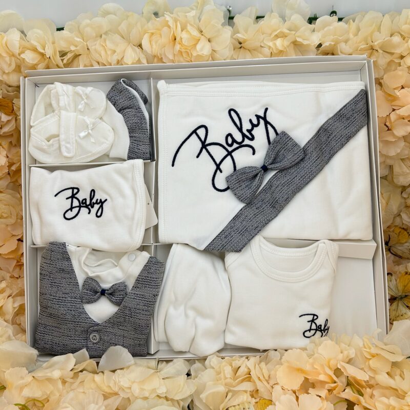 Set Nou-Născut Premium 10 Piese pentru Băieți, 100% Bumbac organic, Model Elegant 0-3 luni