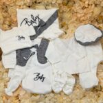 Set Nou-Născut Premium 10 Piese pentru Băieți, 100% Bumbac organic, Model Elegant 0-3 luni