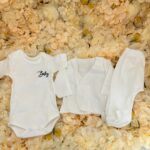 Set Nou-Născut Premium 10 Piese pentru Băieți, 100% Bumbac organic, Model Elegant 0-3 luni