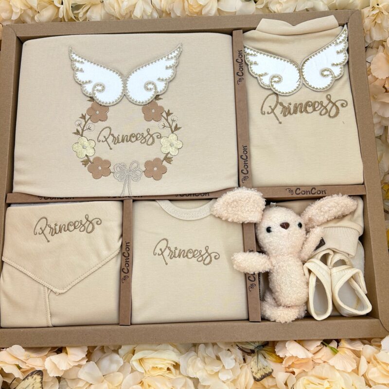 Set Nou-Născut Princess din Bumbac Organic – Body, Păturică, Hăinuțe și Accesorii Premium pentru Fetițe 0-3 luni