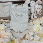 Set Nou-Născut Princess din Bumbac Organic – Body, Păturică, Hăinuțe și Accesorii Premium pentru Fetițe 0-3 luni