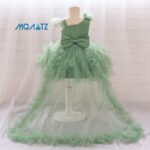 Rochiță Satin Fetițe Verde Mentă cu Tulle Voluminos și Trenă Vaporoasă – Model Elegant pentru Ocazii Speciale