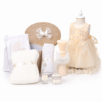 Trusou botez fetiță crem cu rochiță elegantă și lumânare cu fulgi