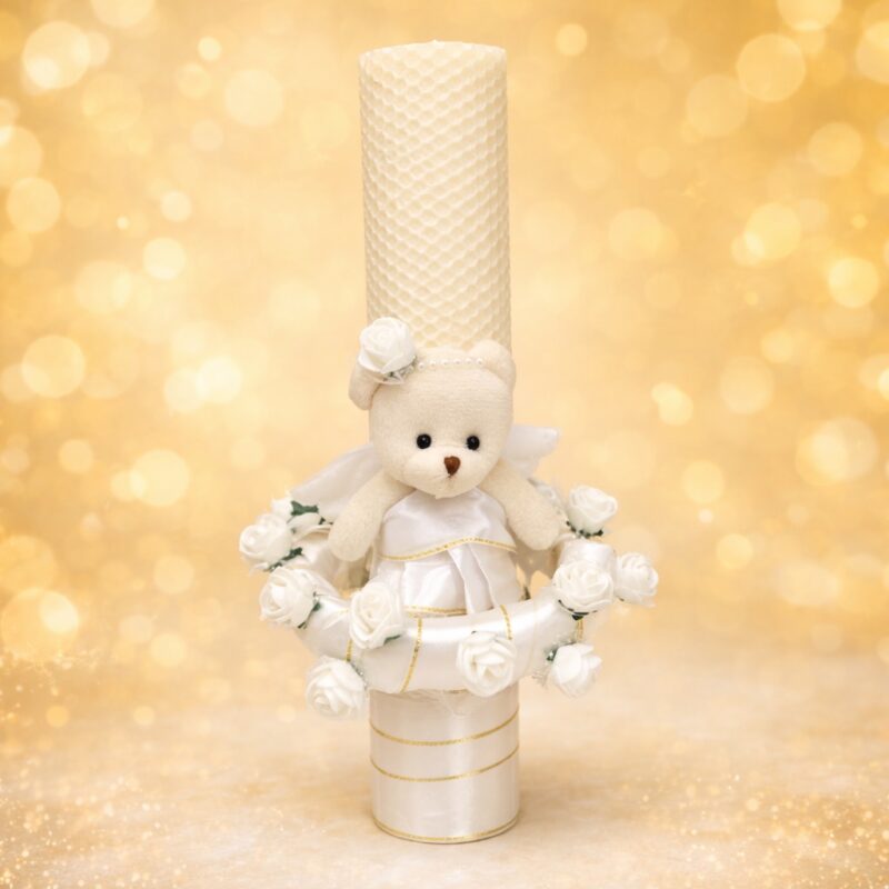 Lumânare de botez din ceară naturală cu ursuleț și coroniță florală, realizată manual