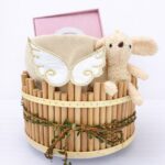 Set cadou nou-născut Princess din bumbac 0–3 luni, cutie din lemn handmade + album foto