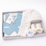 Set botez băiețel elegant alb crem 0–3 luni – ținută completă cu vestă și papion