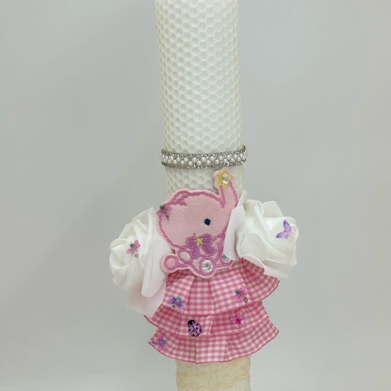 Lumânare de botez pentru fetiță din ceară naturală tip fagure, lucrată manual, decor roz delicat