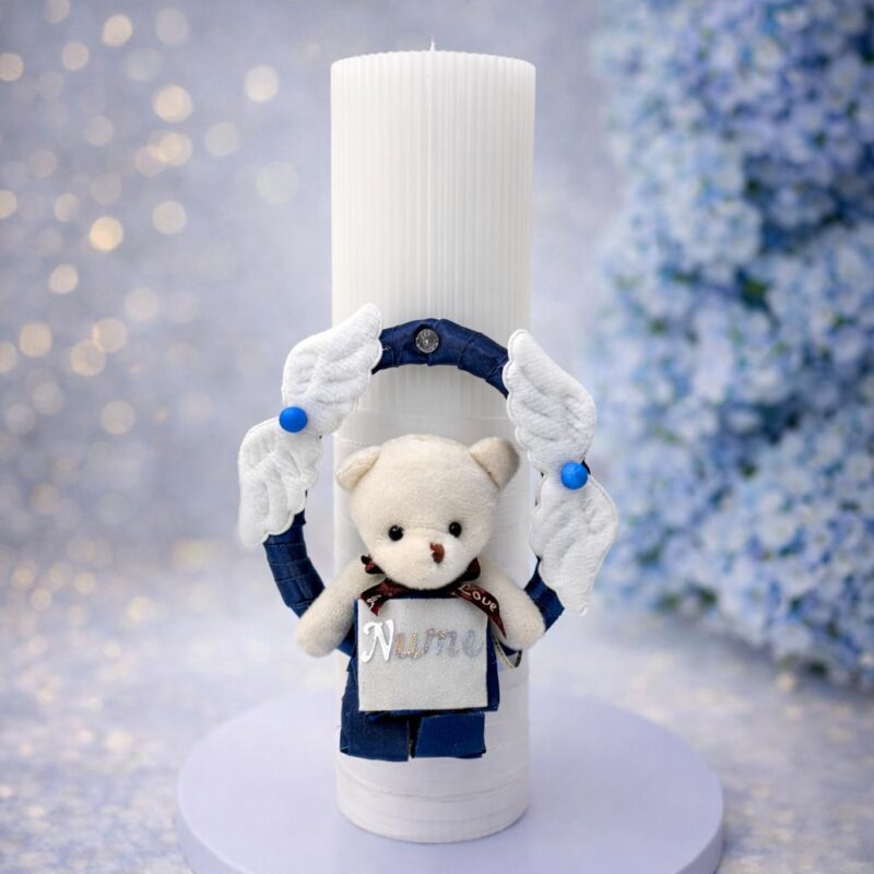 Lumânare de botez personalizată cu ursuleț și cerc albastru, realizată manual