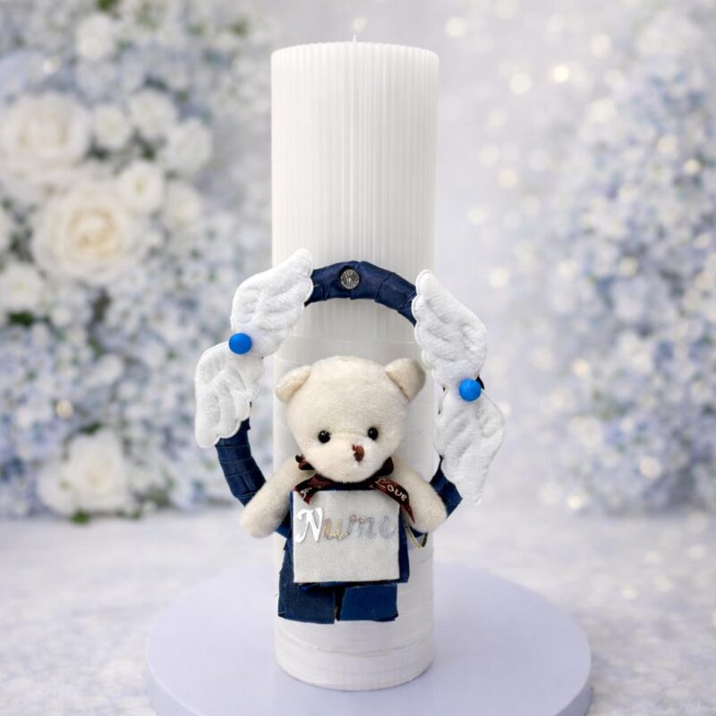 Lumânare de botez personalizată cu ursuleț și cerc albastru, realizată manual