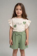 Set fete 2-5 ani cu tricou, pantaloni scurți și broderie fluture, verde sau maro - imagine 2