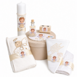 Trusou Botez Îngeraș Crem – Set Complet pentru Fetițe și Băieței cu Cutie Rotundă și Lumânare Decorată